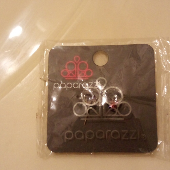 Earrings - Picture 2 of 4